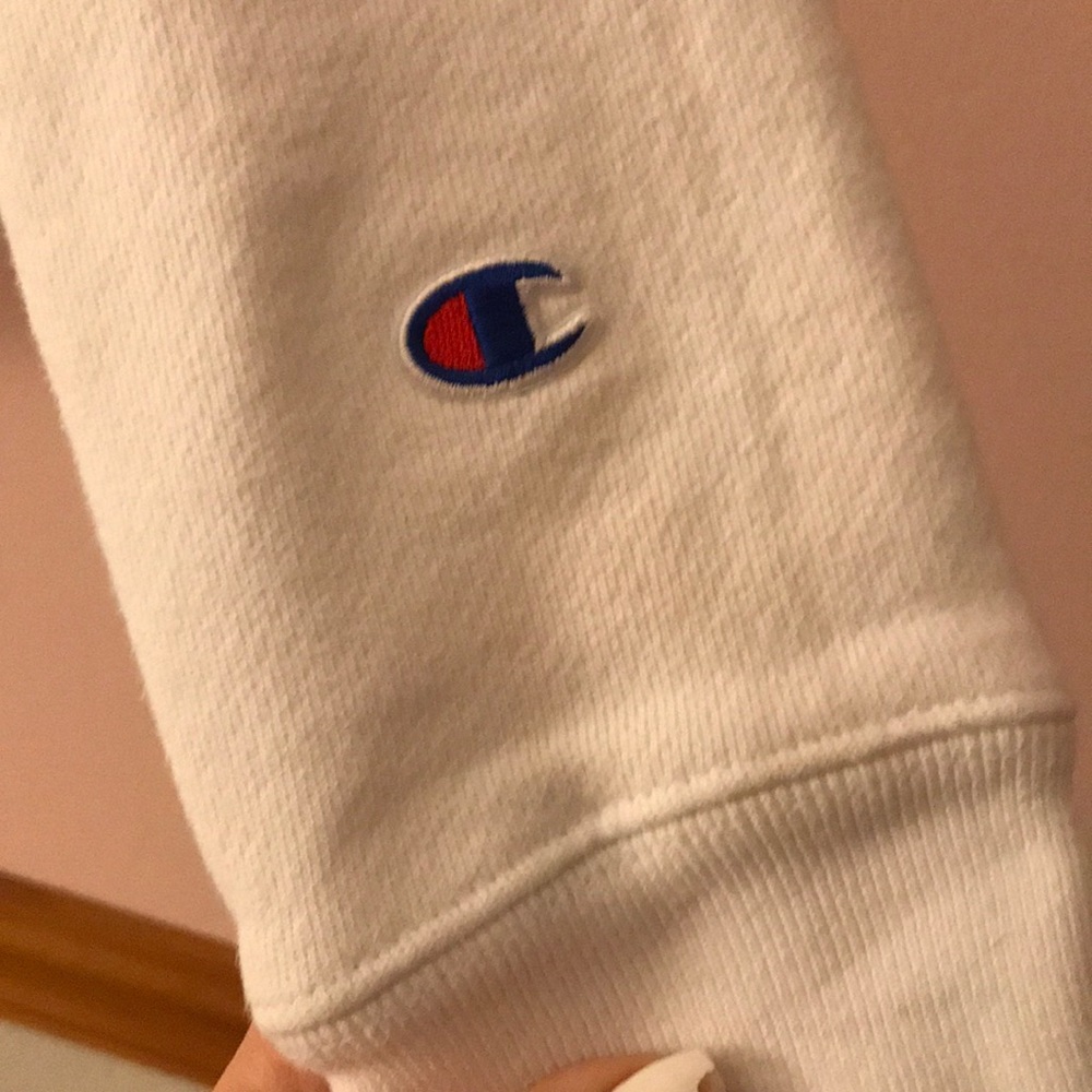 White Champion sweatshirt - Picture 3 of 3